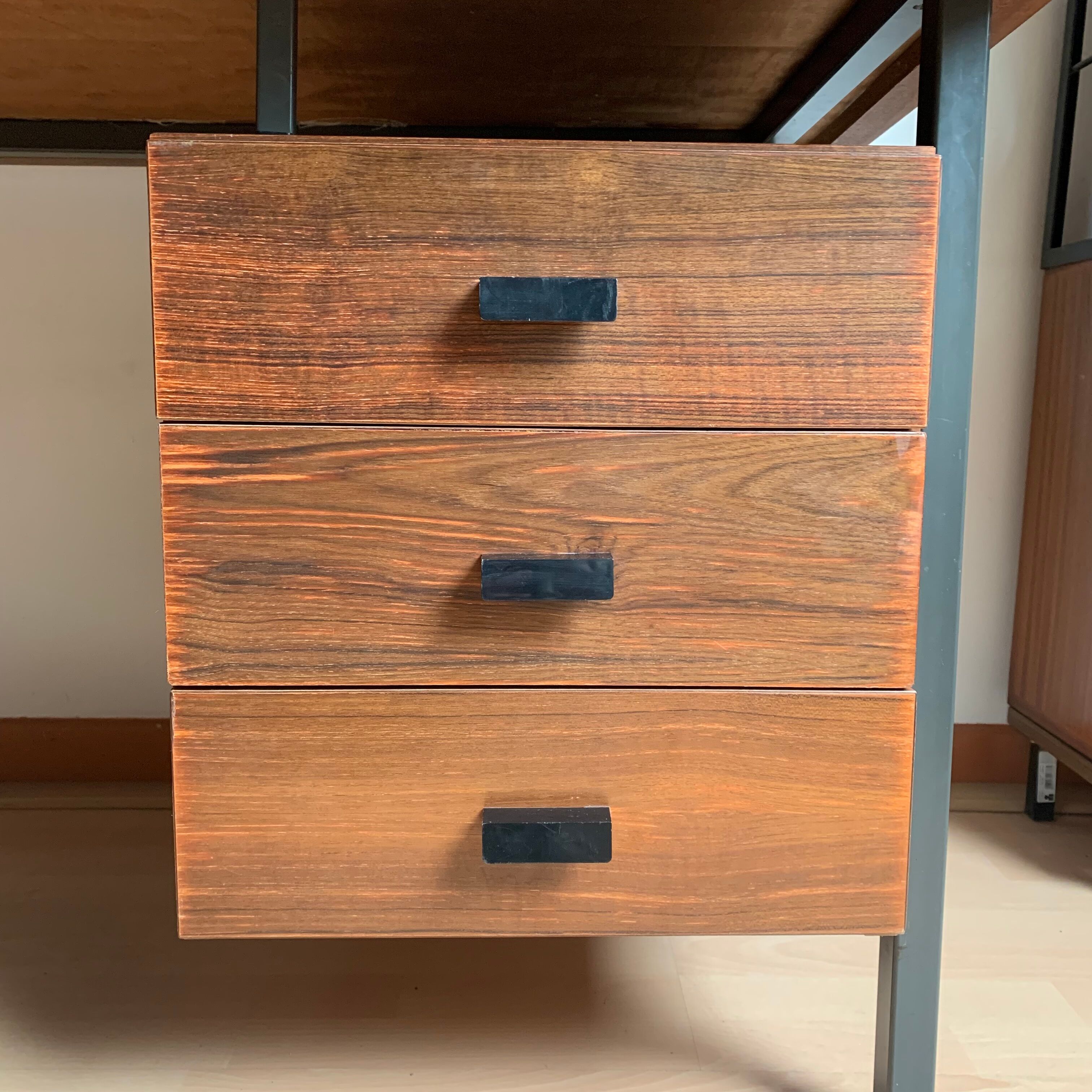 Vintage modernist office