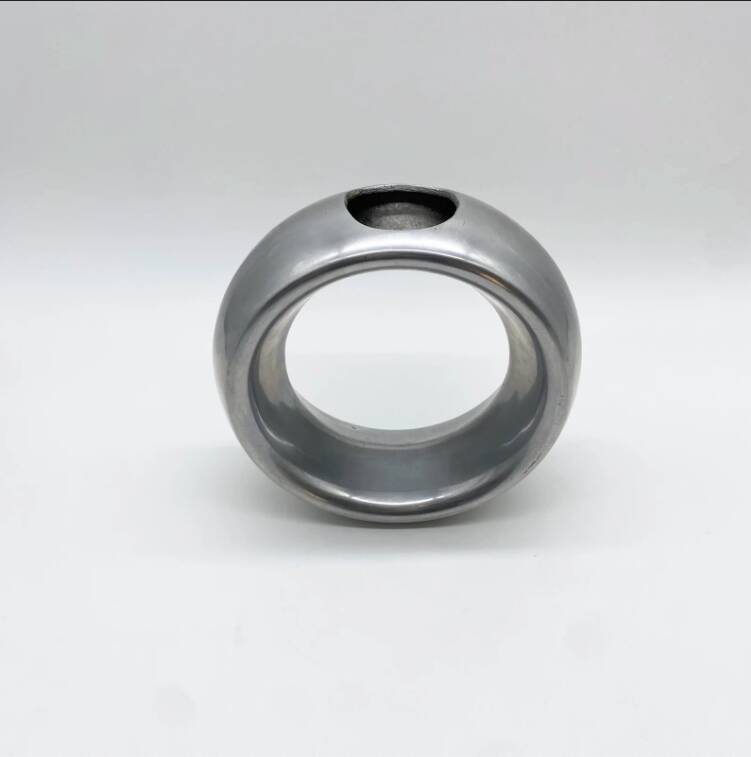 “Wheel” vase / Cast aluminum – 1980s