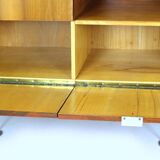 Armoire en frêne et noyer du milieu du siècle de Jitona, années 1960