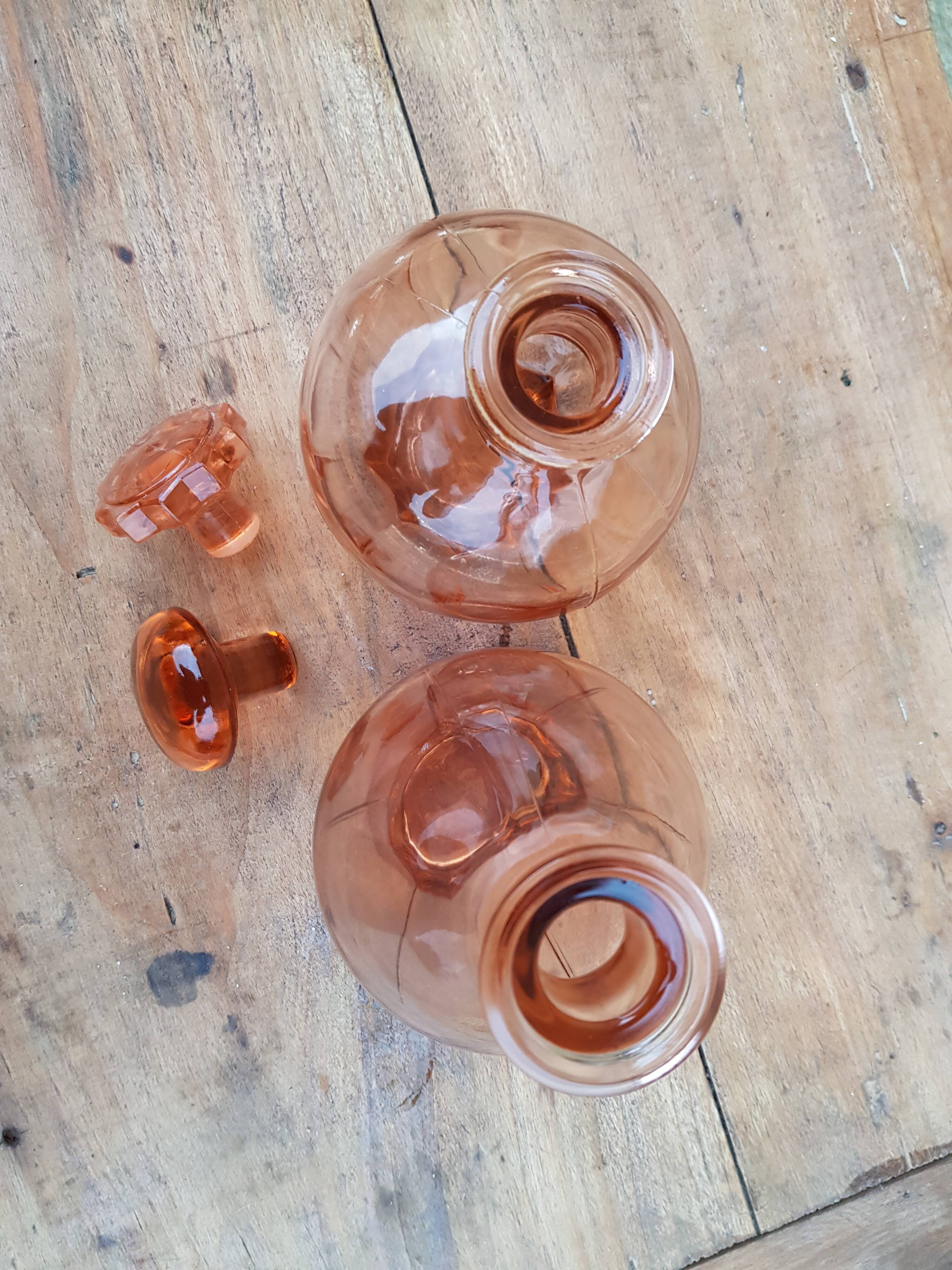Duo de flacons en verre rose vintage