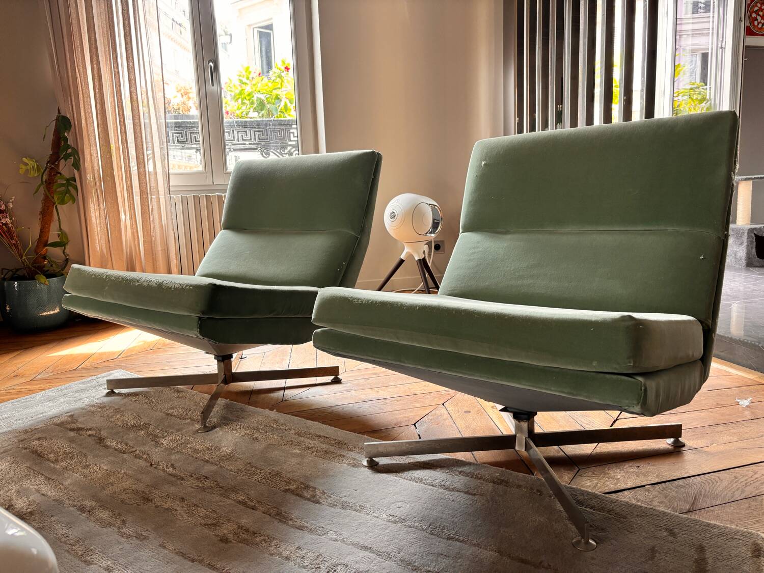 Vintage 1970s Living Room Set – Velvet Sofa & Swivel Armchairs