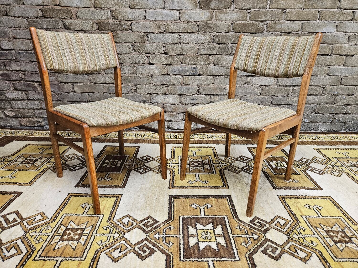 Paire de chaises scandinaves années 70