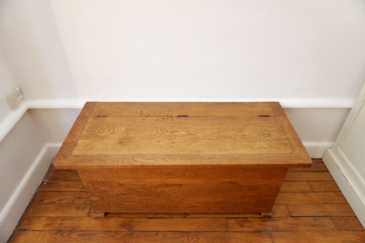 Small bench chest