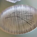 Two raviers and a white and grey cermal sauciere