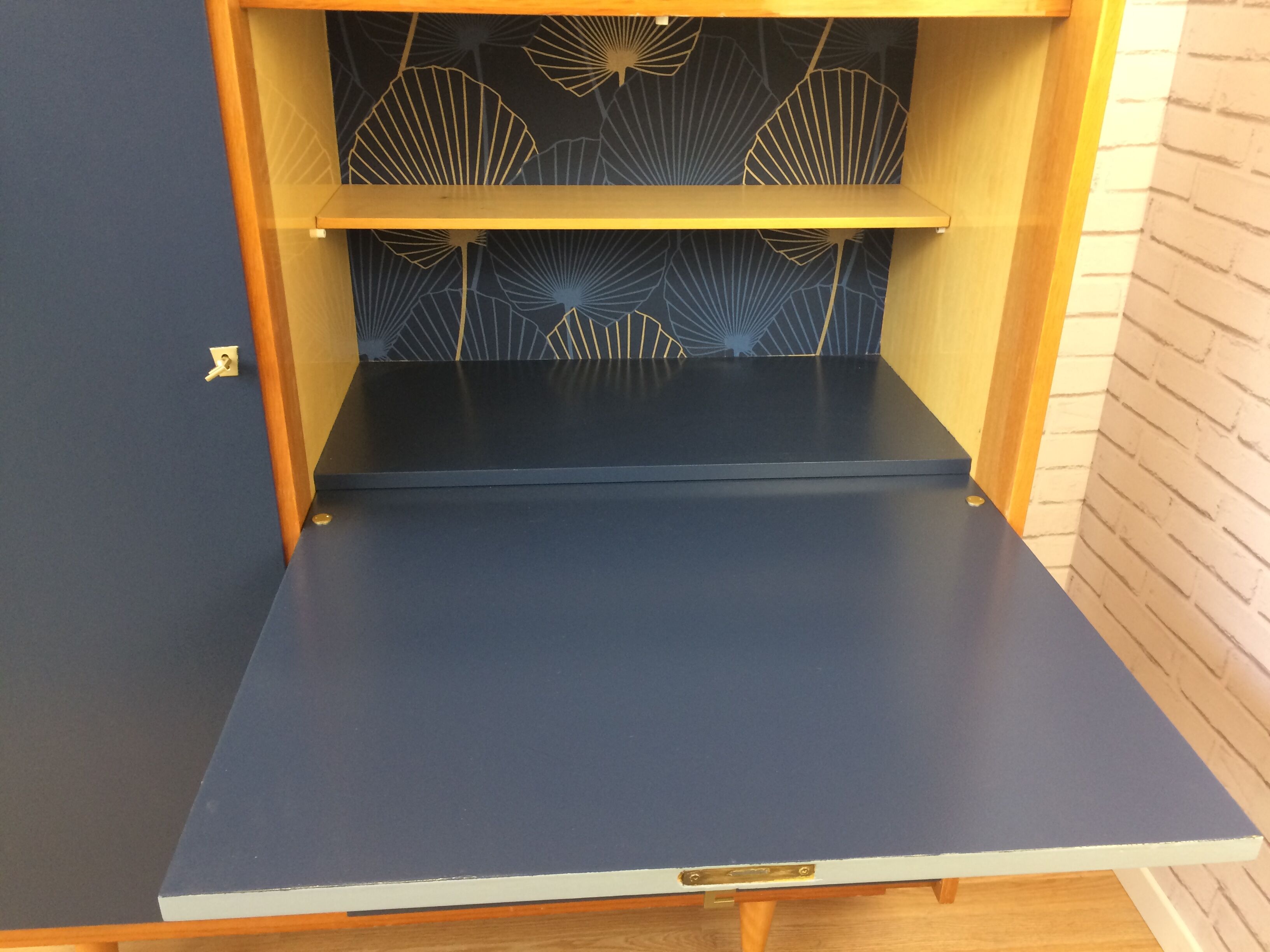 Writing desk relooked