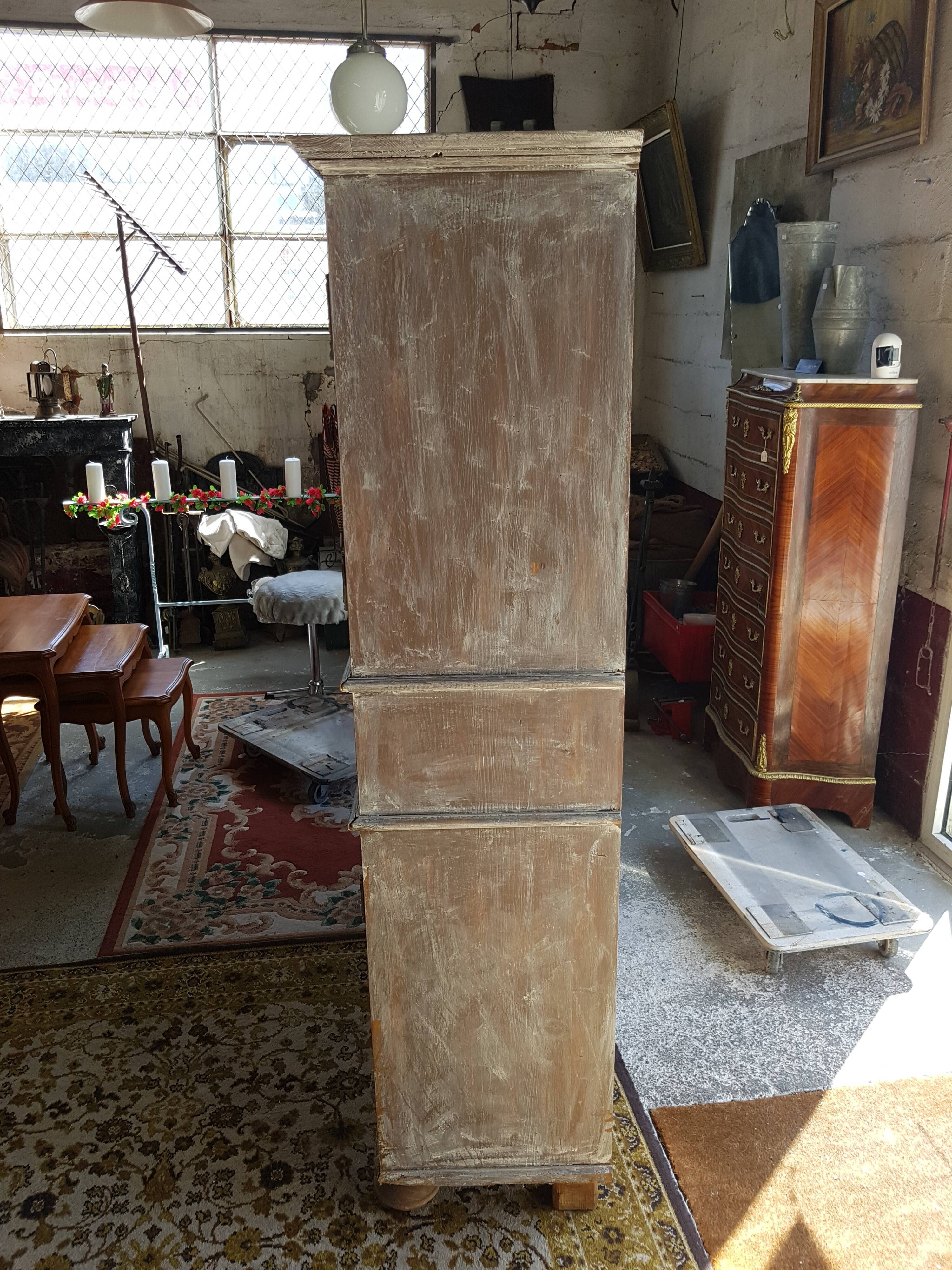 Grain-style storage furniture