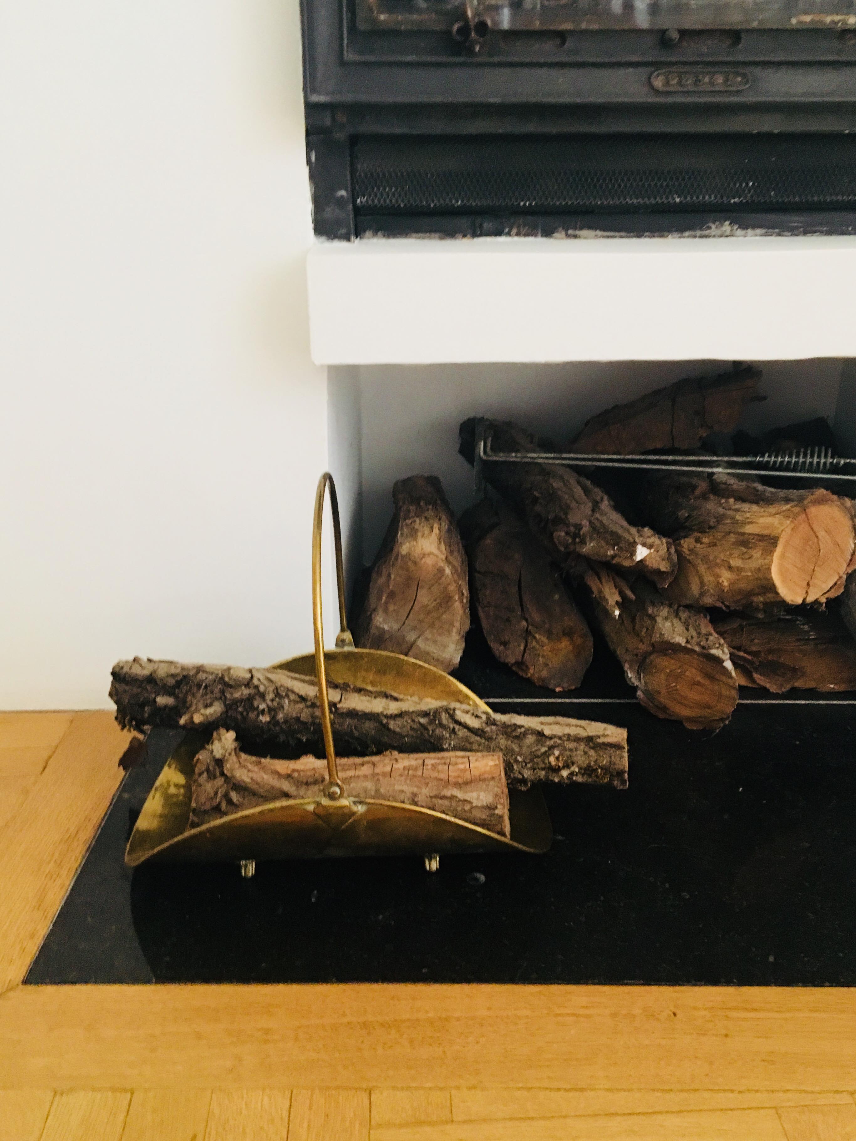 Log holder basket for brass fireplace