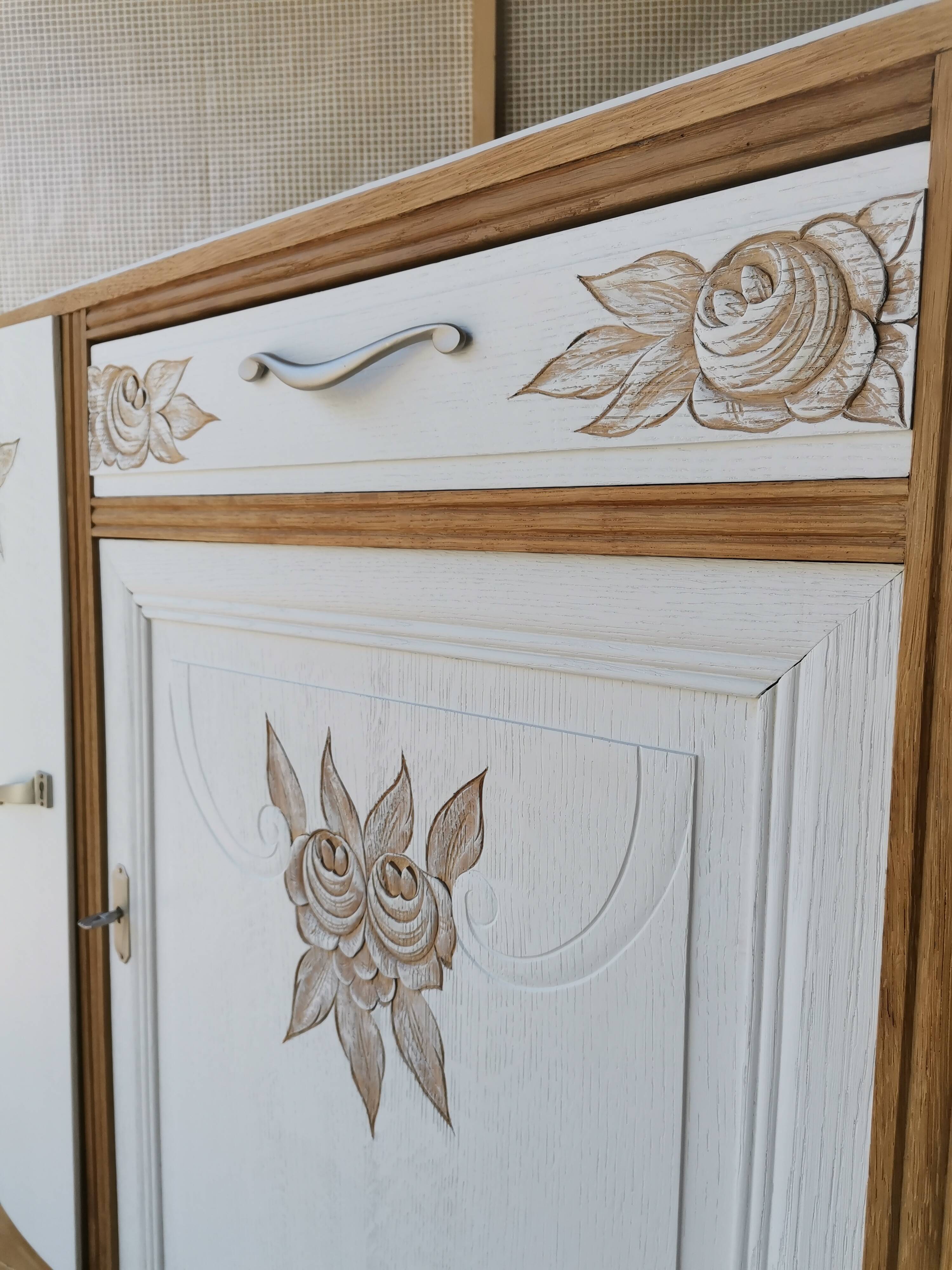 White Art Deco sideboard