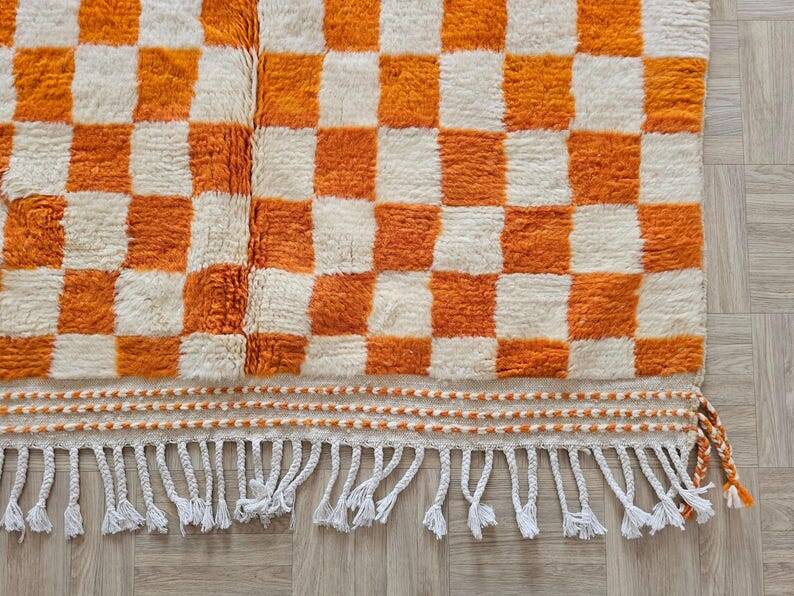Orange Moroccan rug in natural wool, 250cm x 150cm