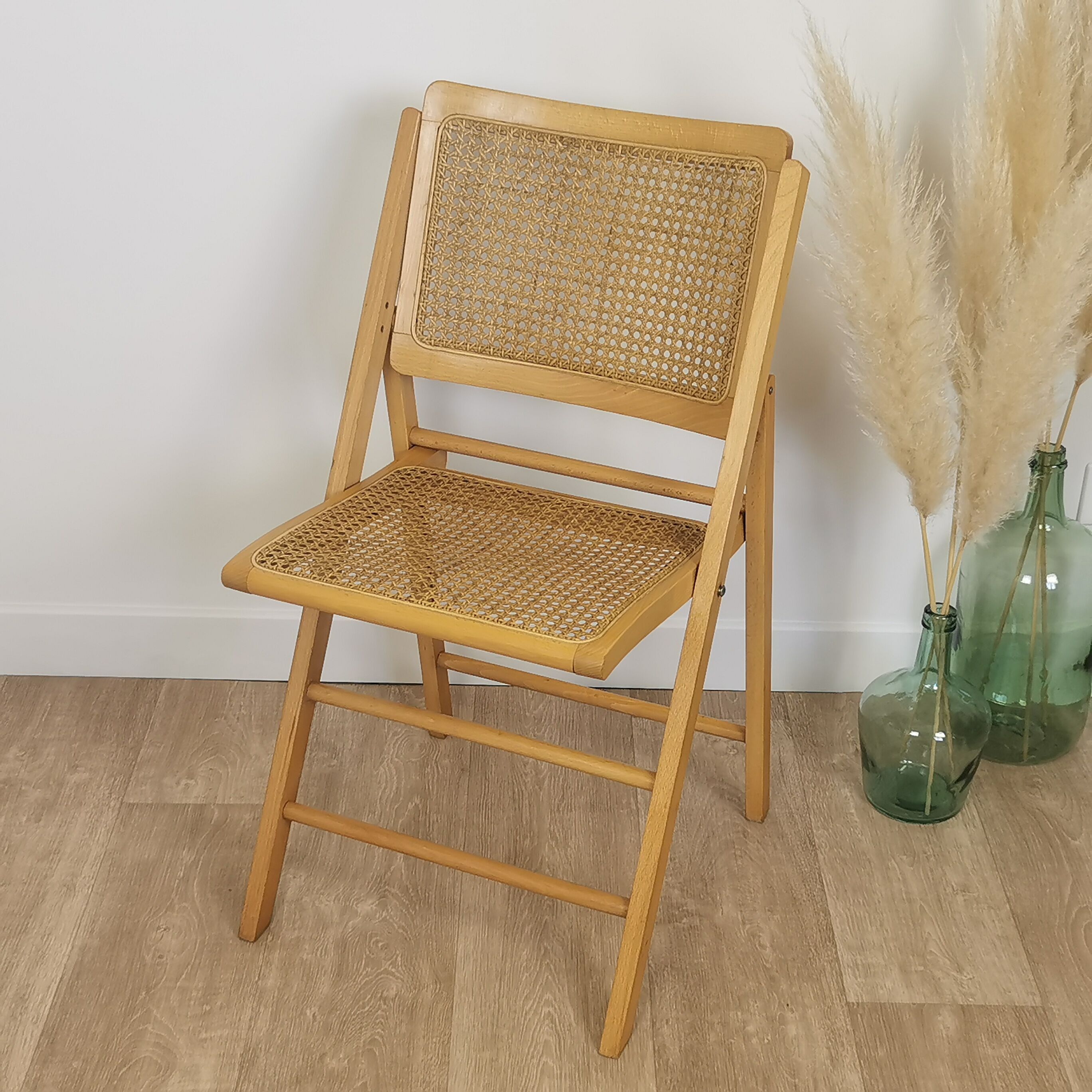 Chaises pliantes cannées