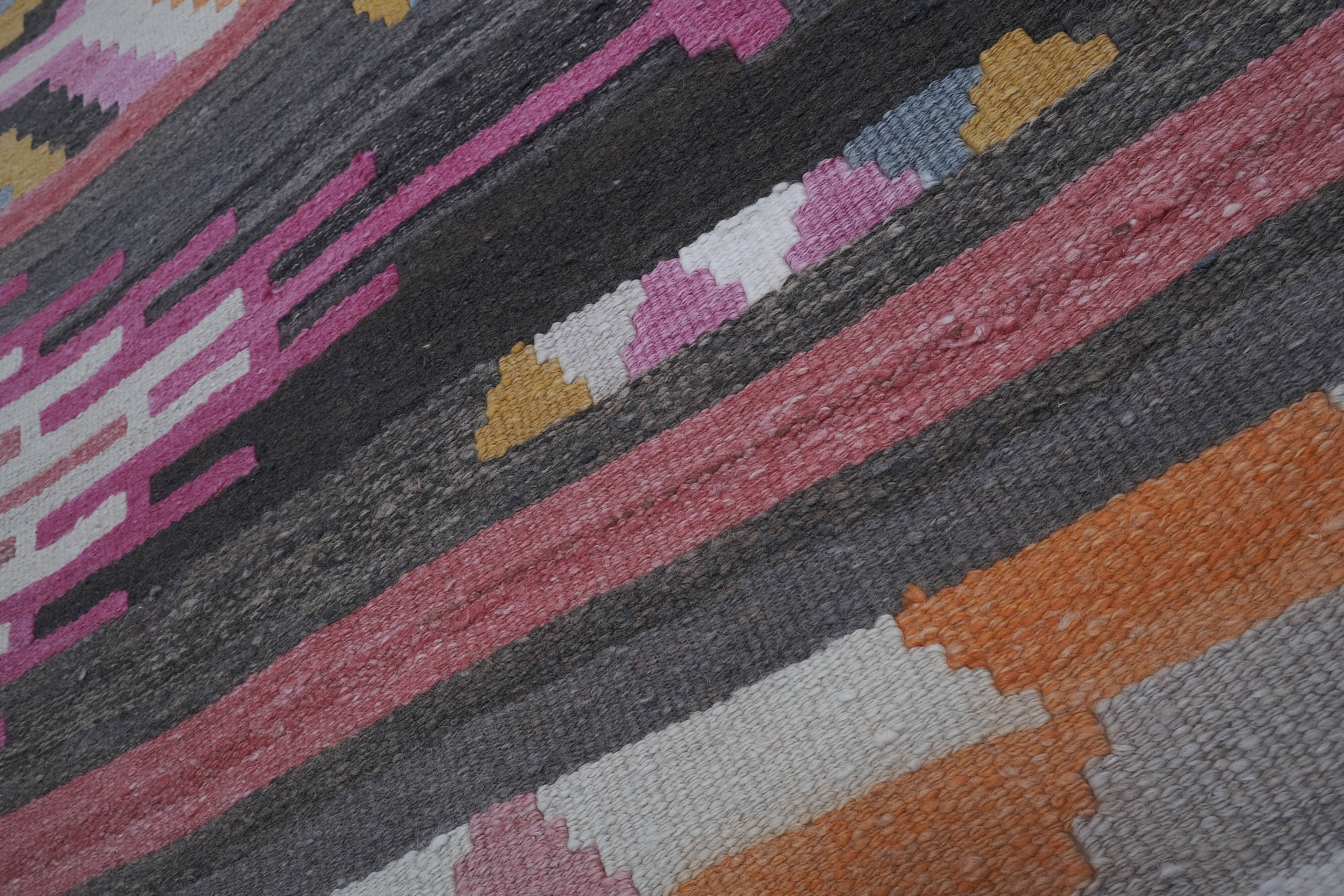 Vintage Turkish rug from Oushak, hand-woven 78x274 cm