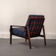 Fauteuil Knoll Antimott en noyer et tartan