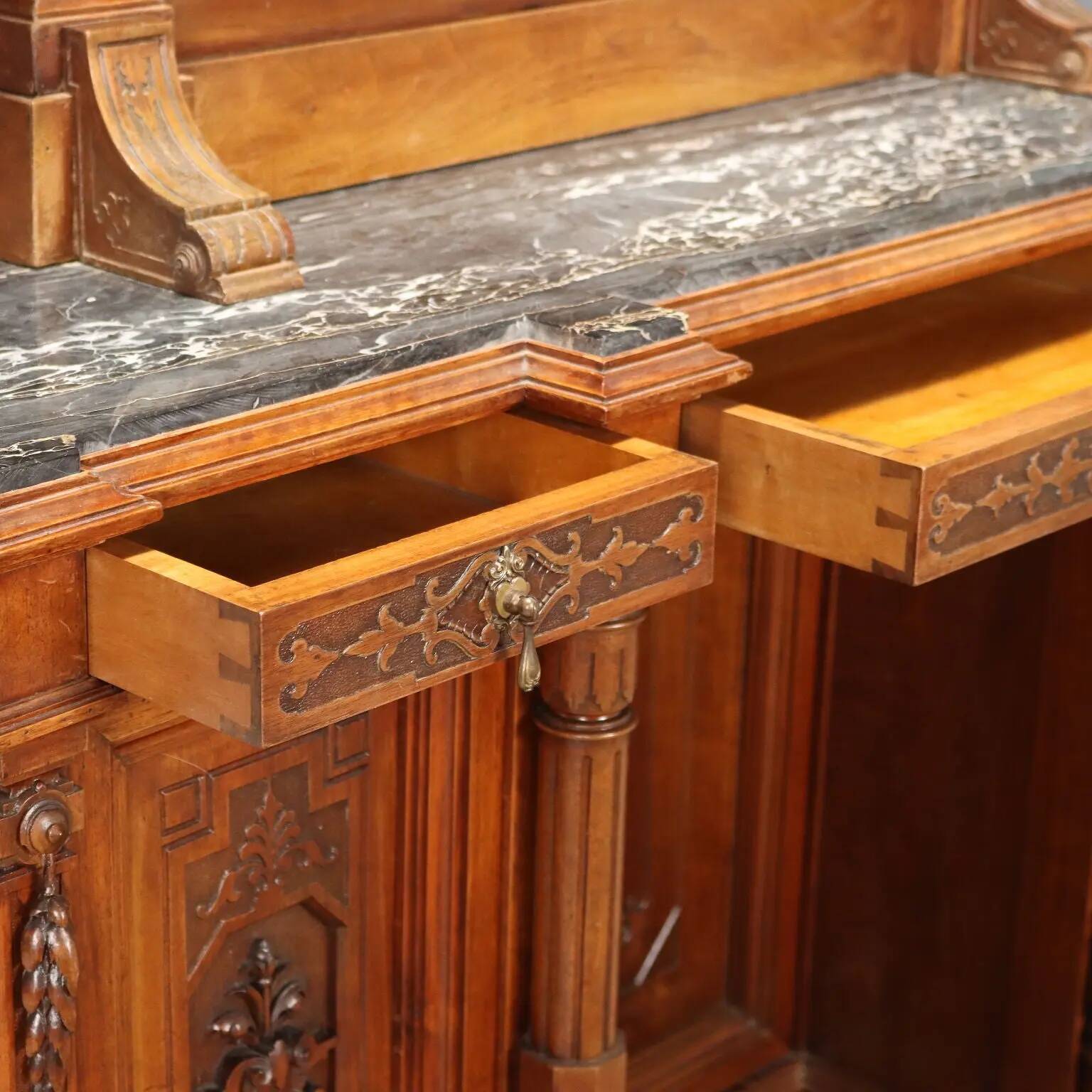 Antique walnut and marble dressing table, 3 drawers, 19th century.
