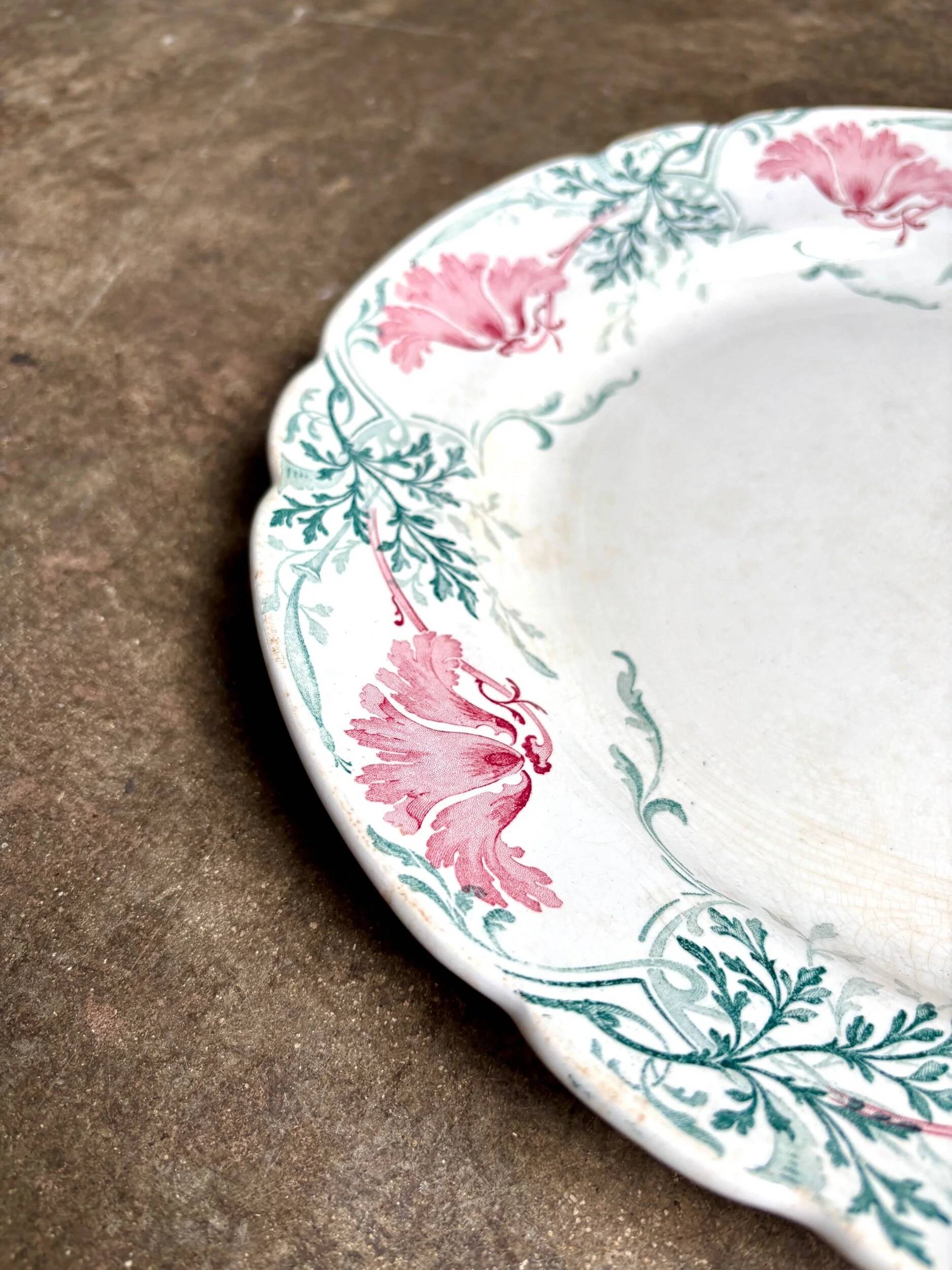 K&G Lunéville round dish in green and pink ironstone, "Roland" service