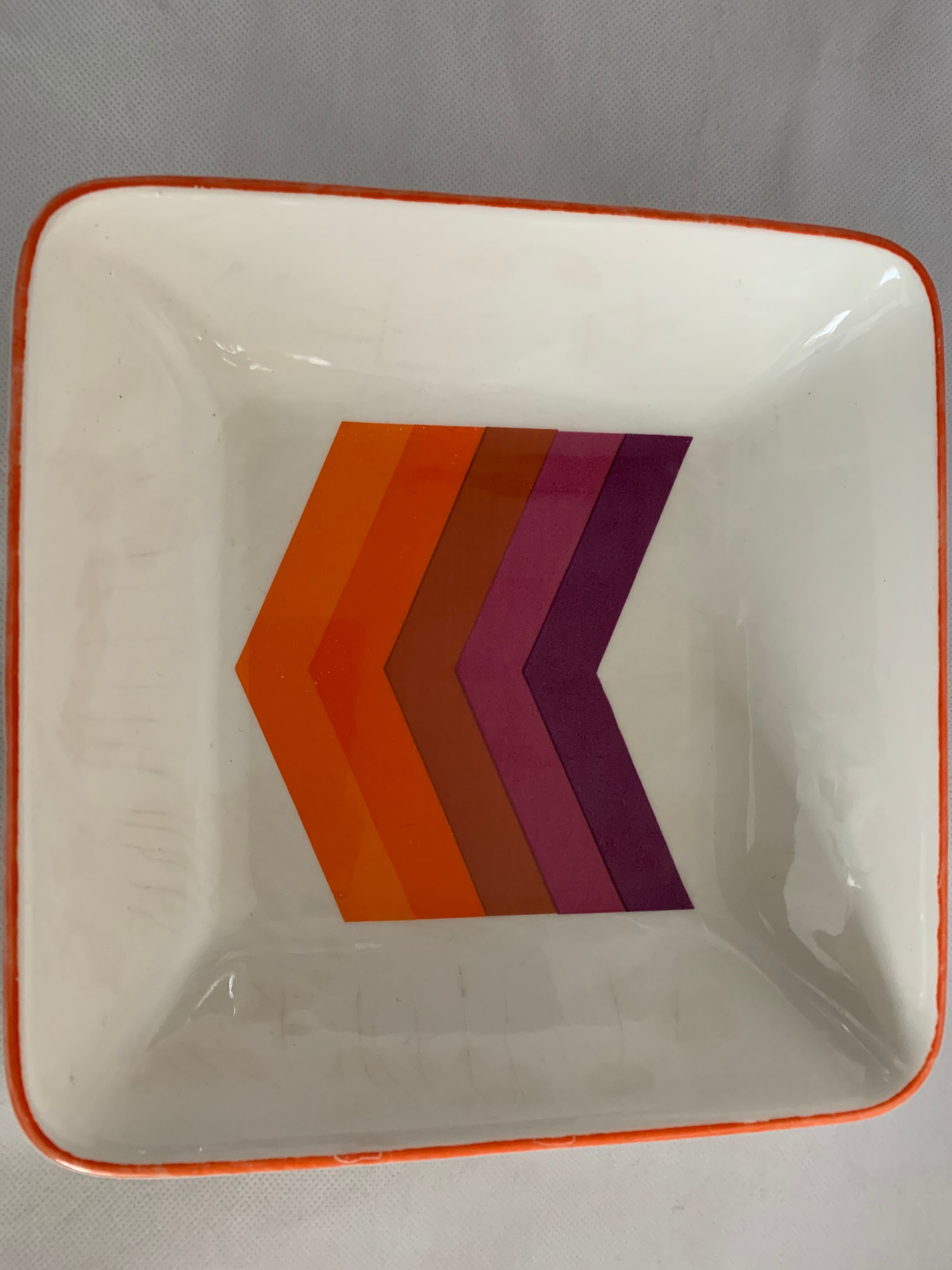 Lot of 2 bowls and 4 dishes or plates Gien model arrows 1970