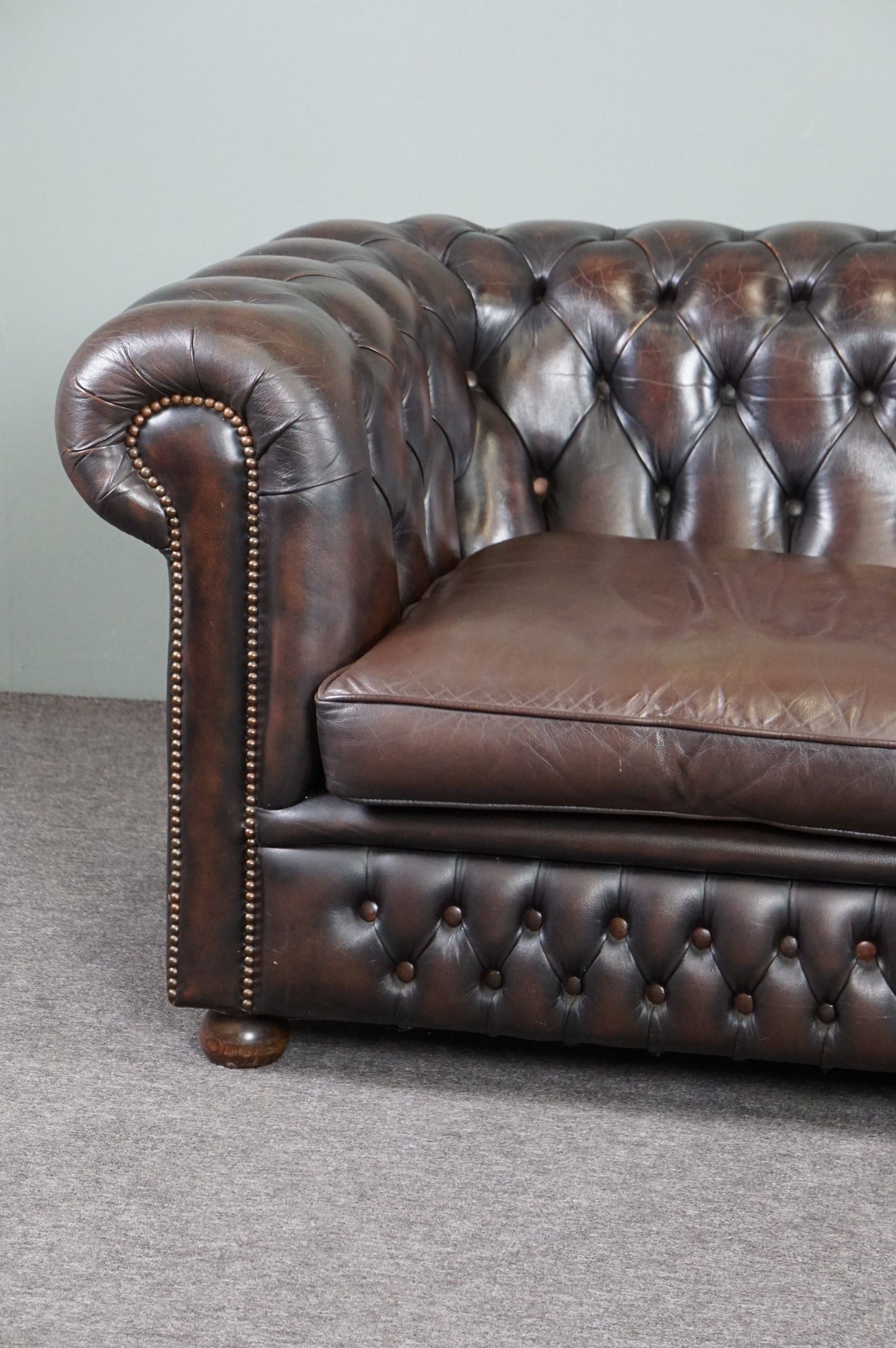 Handmade English cowhide leather Chesterfield sofa
