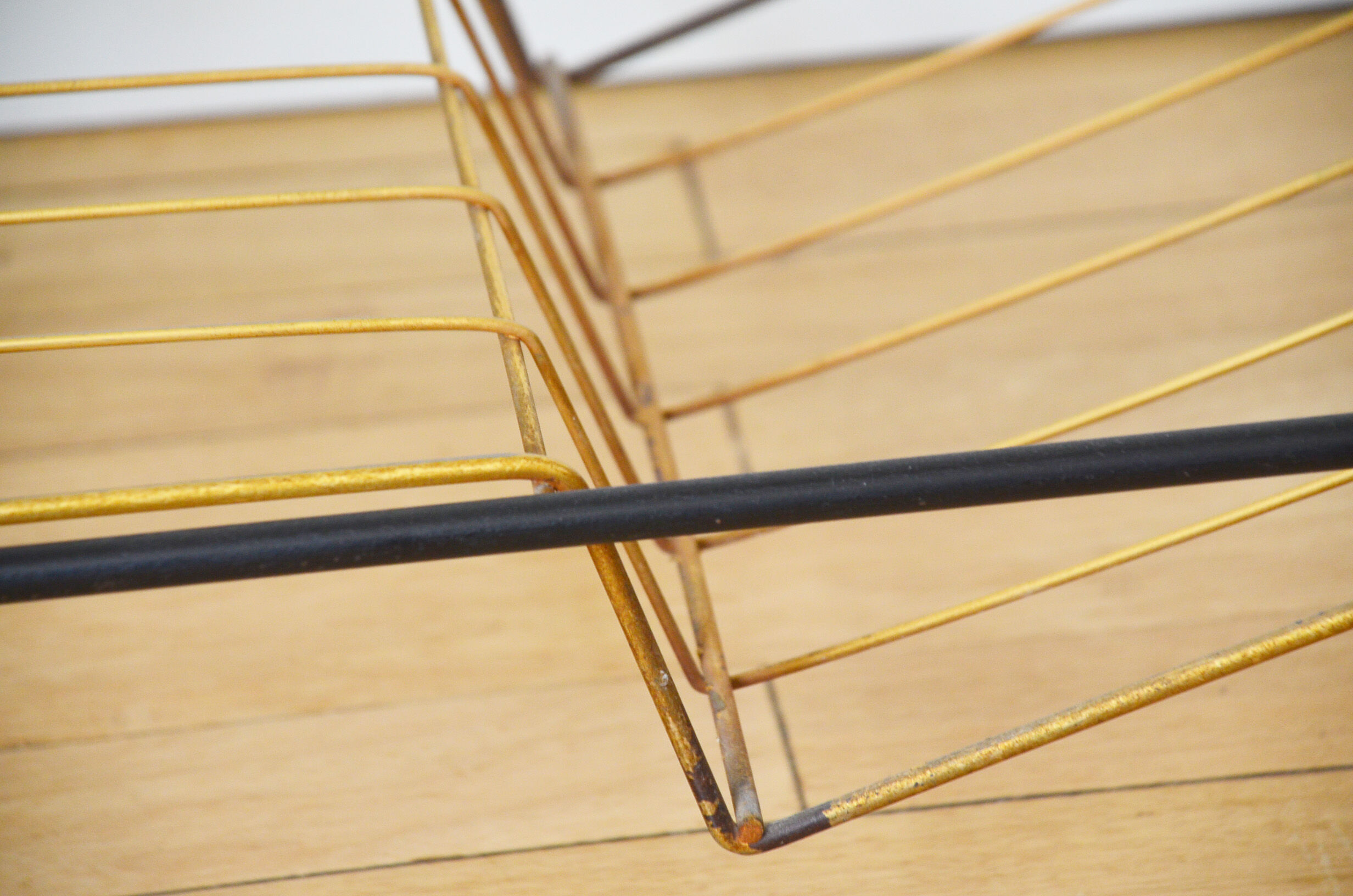 Table low glass magazine rack 50s