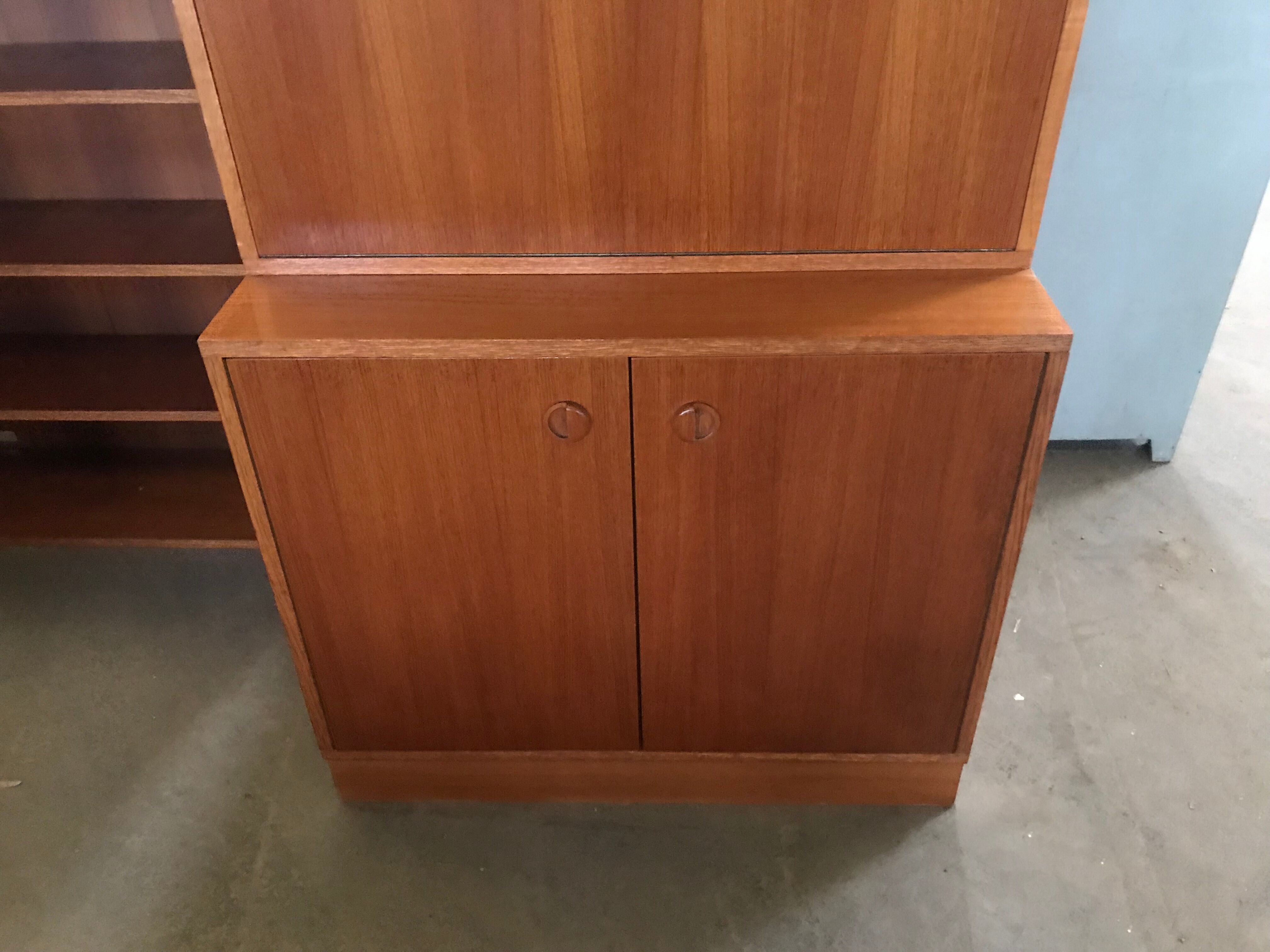 Scandinavian secretary