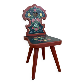 Alsatian chair in solid wood from the 20th century for children, handmade painted decorations