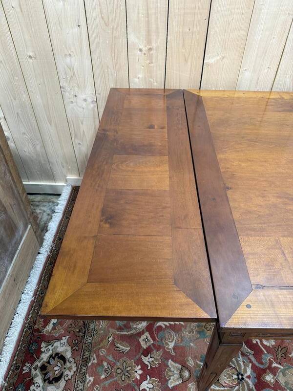 Table de salle à manger en merisier de style Louis XVI