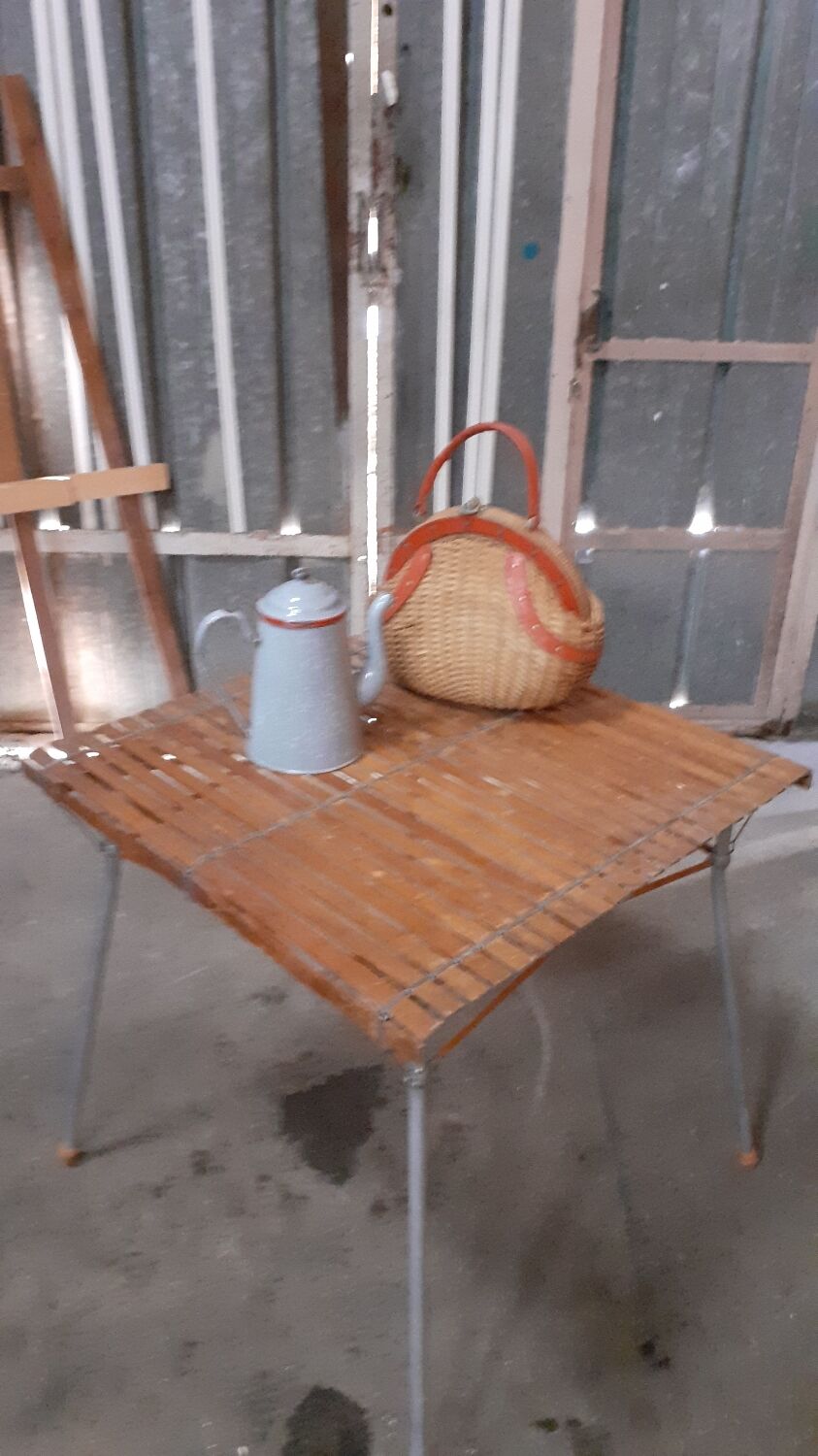 Camping folding table