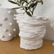 Cache pot blanchi