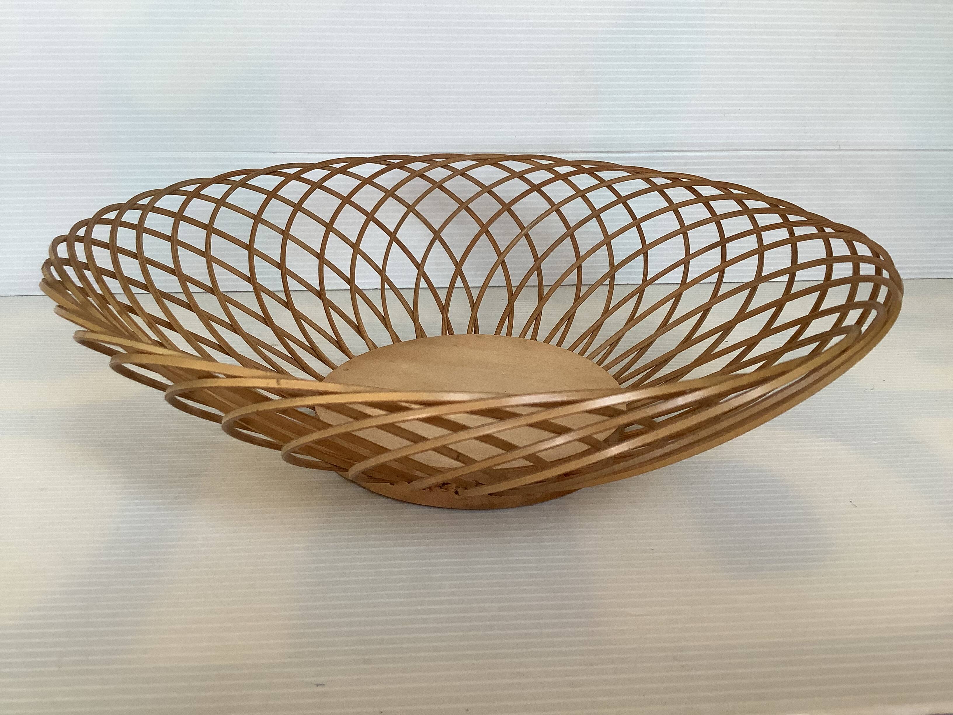 Wicker rattan basket