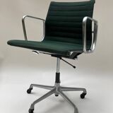 Eames EA 117 office chair