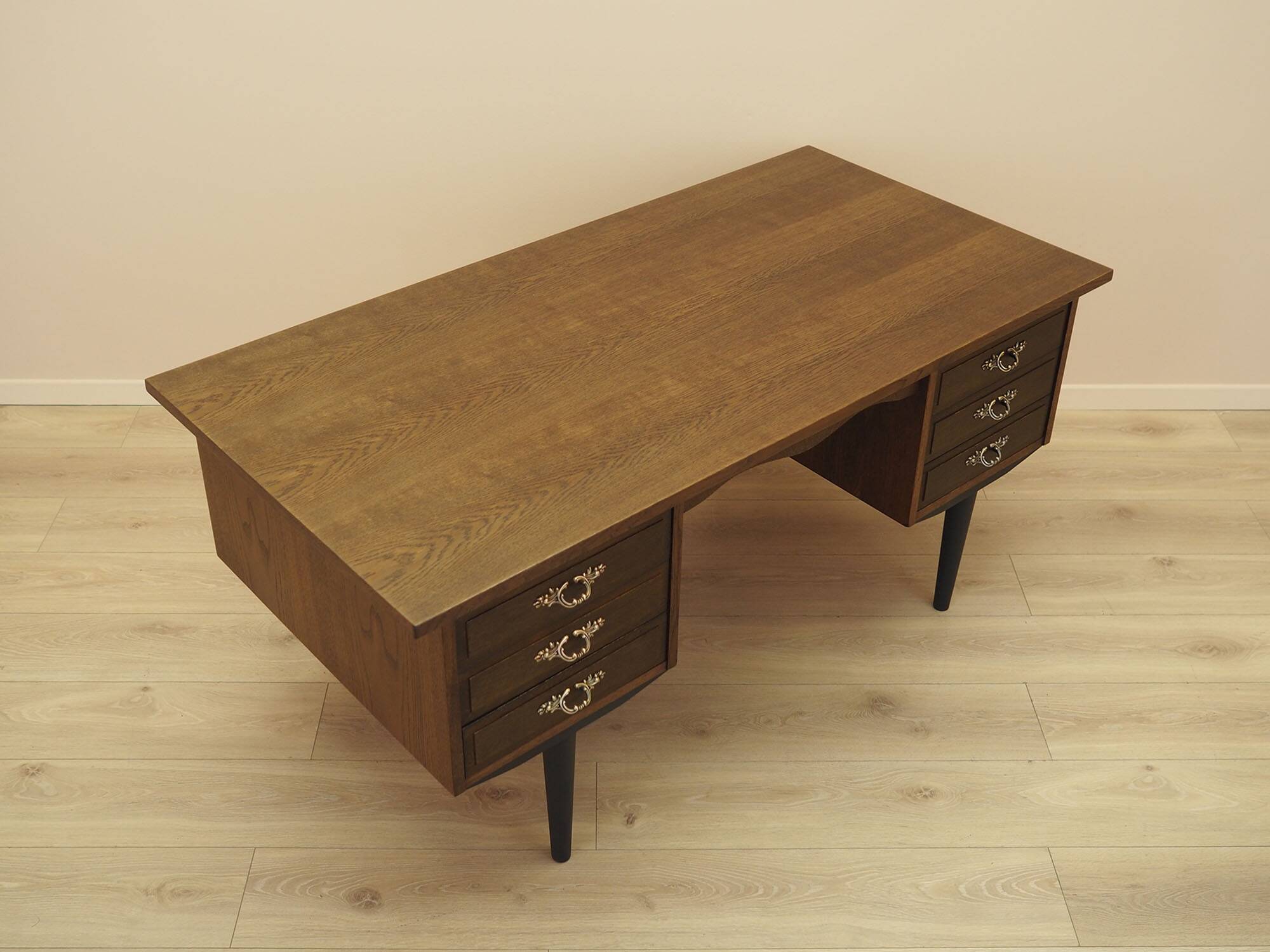 Bureau en noyer danois avec tiroirs, années 1960
