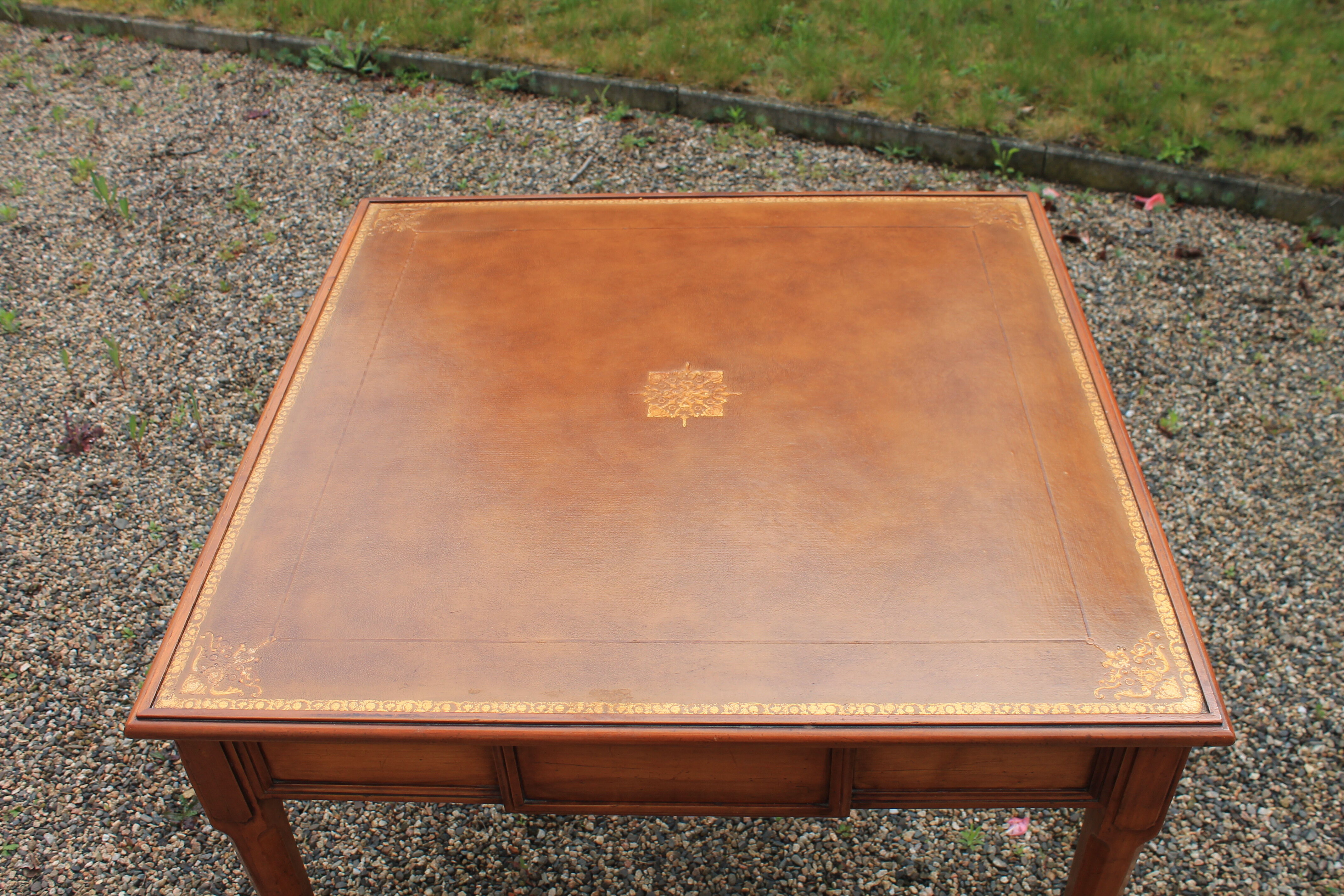 Game table