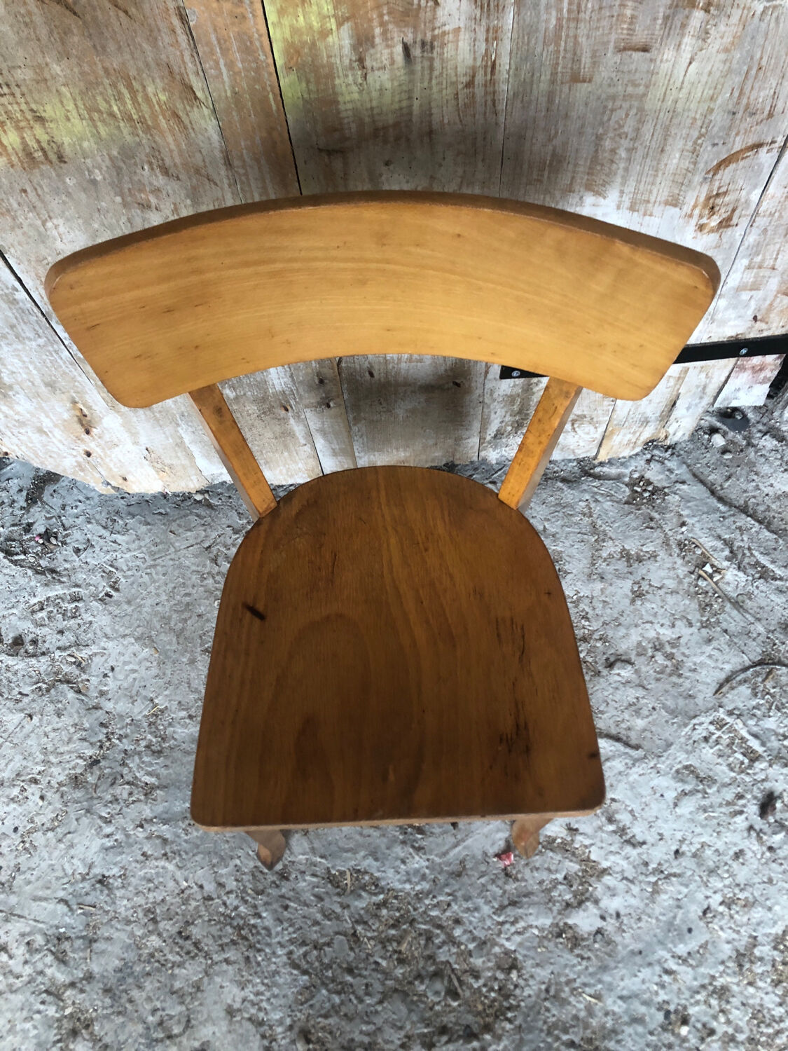 Chaise bistrot en bois clair vintage