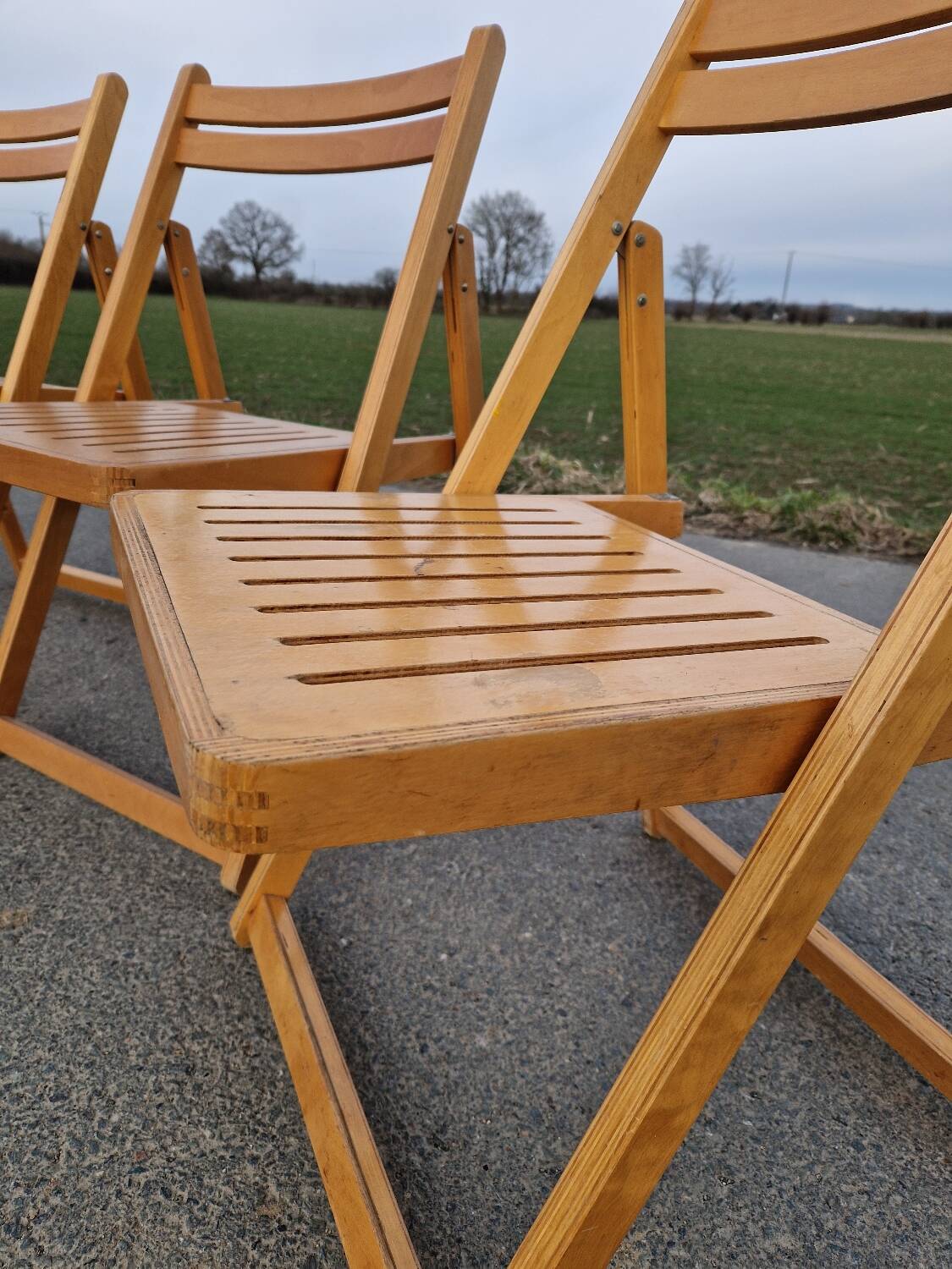 Set of 4 Folding Chairs in Wood and Plywood