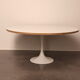 Table basse avec pied tulipe blanche - années 1960