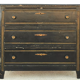 Commode en bois laqué noir