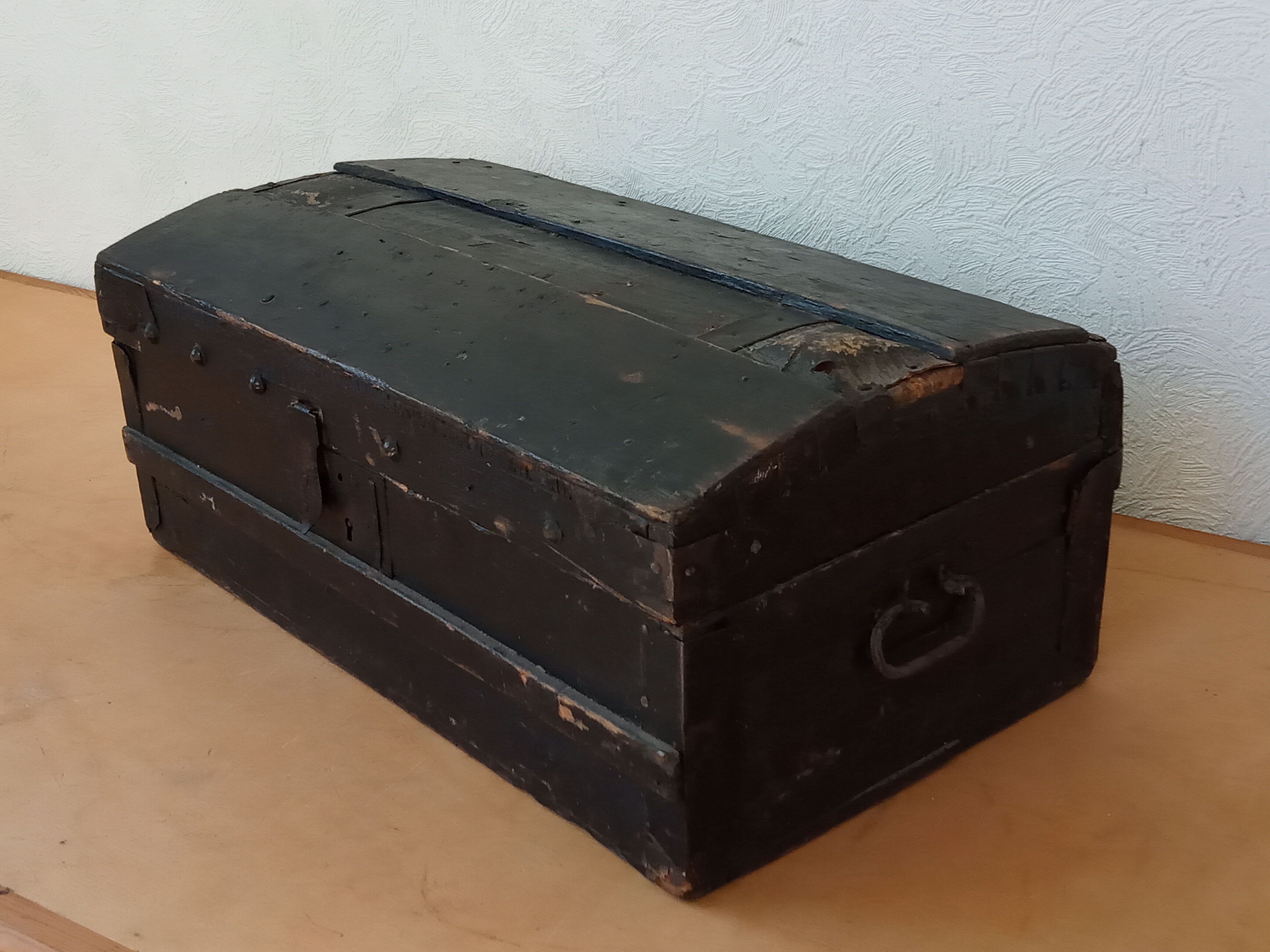 1900 travel trunk