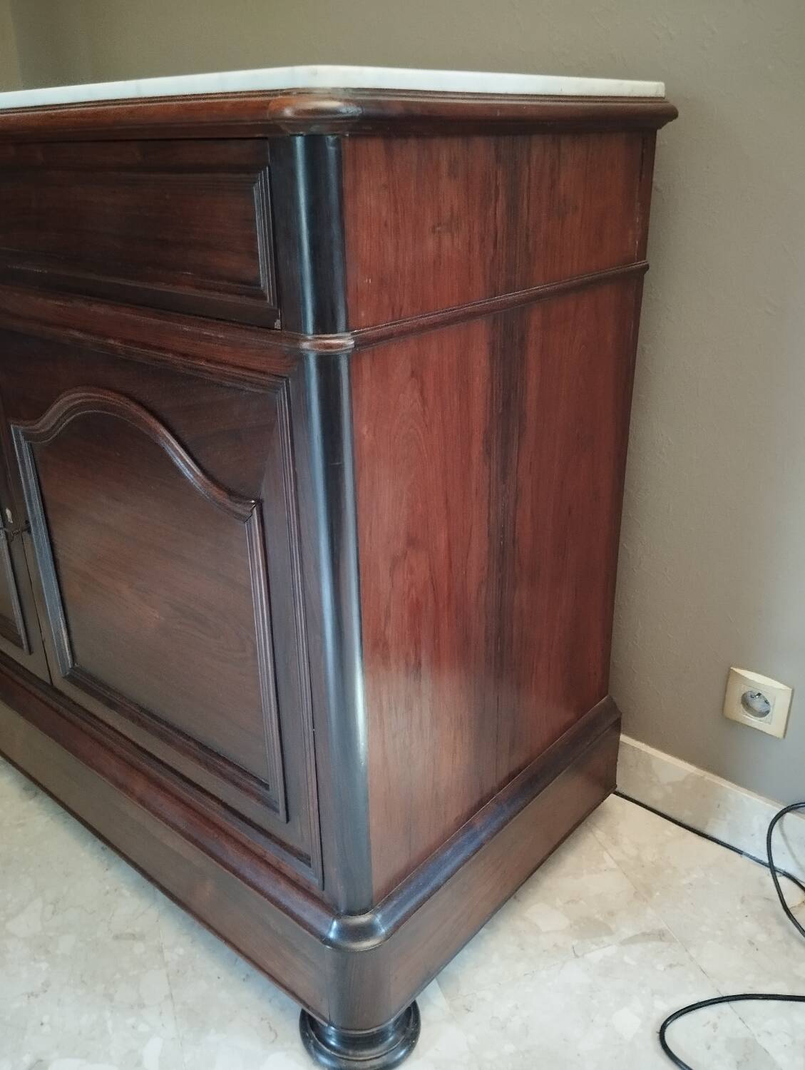 Victorian chest of drawers with white marble top
