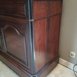 Victorian chest of drawers with white marble top