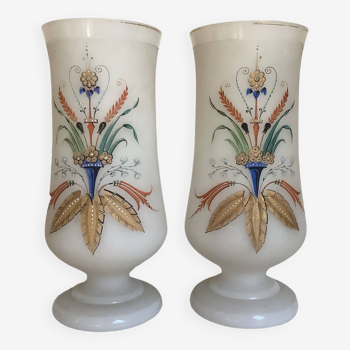 Paire de vases Napoléon III en relief