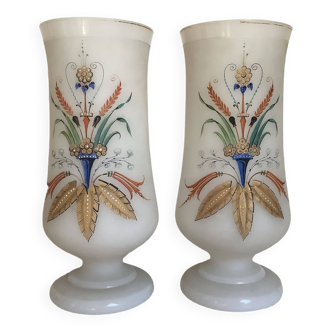 Paire de vases Napoléon III en relief