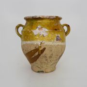 Magnificent glazed yellow confit pot, south-west of France. 19th century.