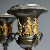 Paire de vases en bronze de style Empire