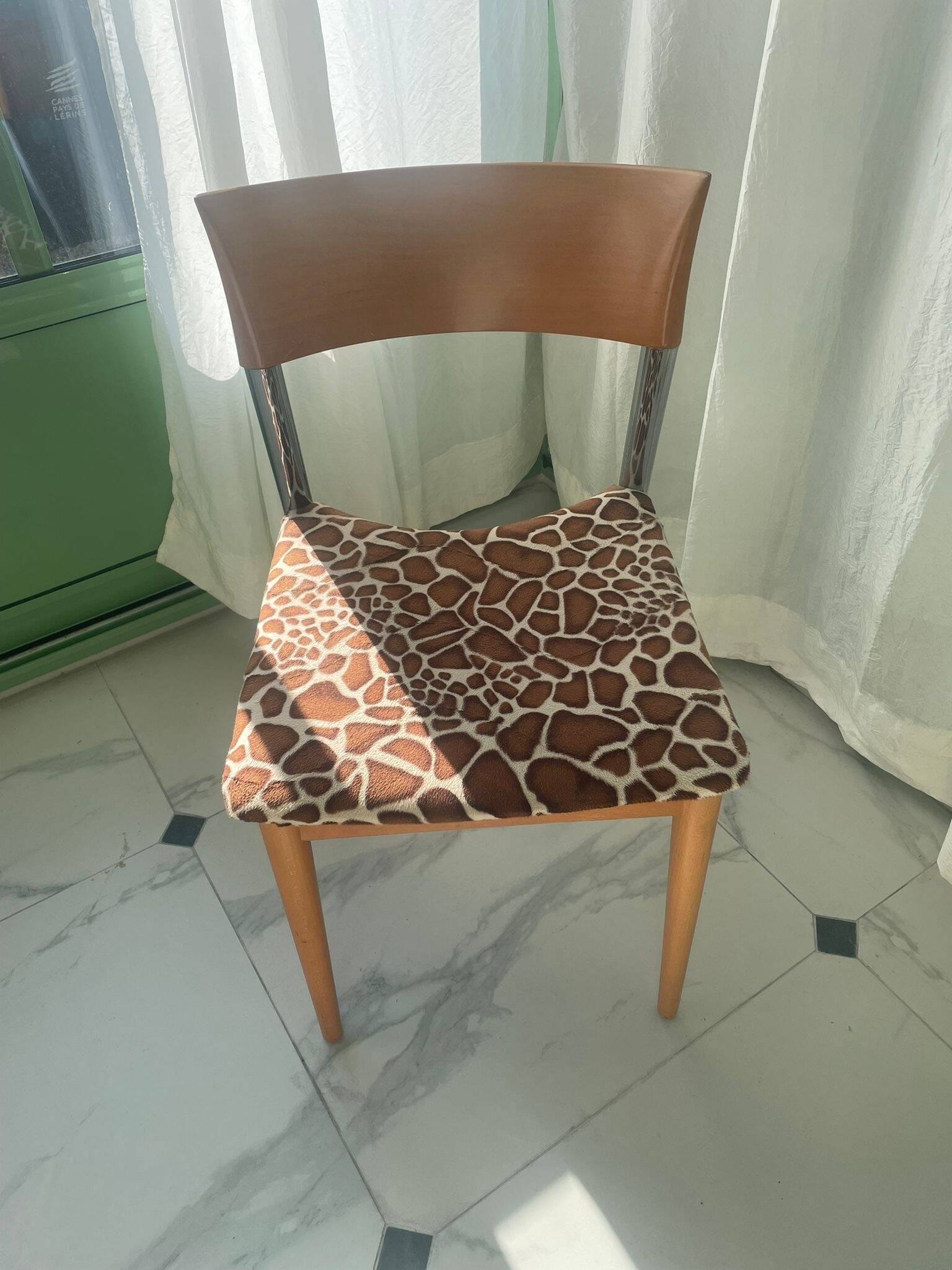 Table and 8 chairs Roche Bobois