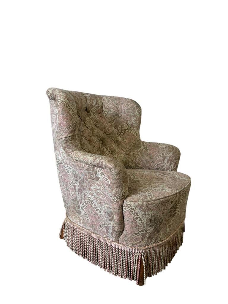 Fauteuil vintage rose clair à fleurs / fauteuil une place avec franges