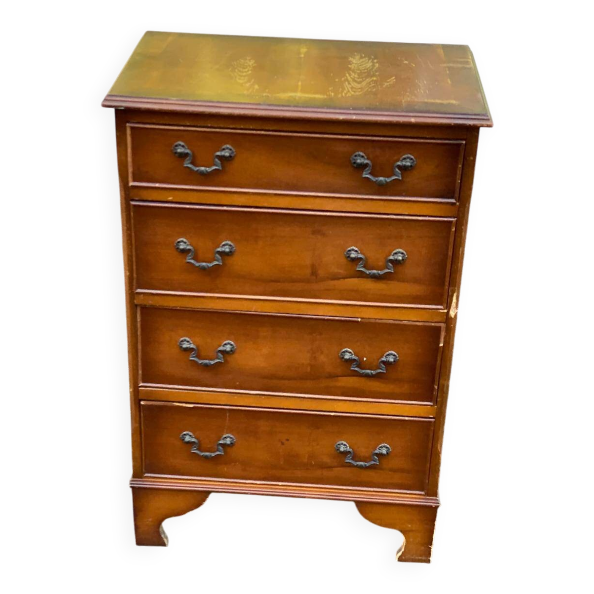 English chest of drawers in light wood with 4 drawers