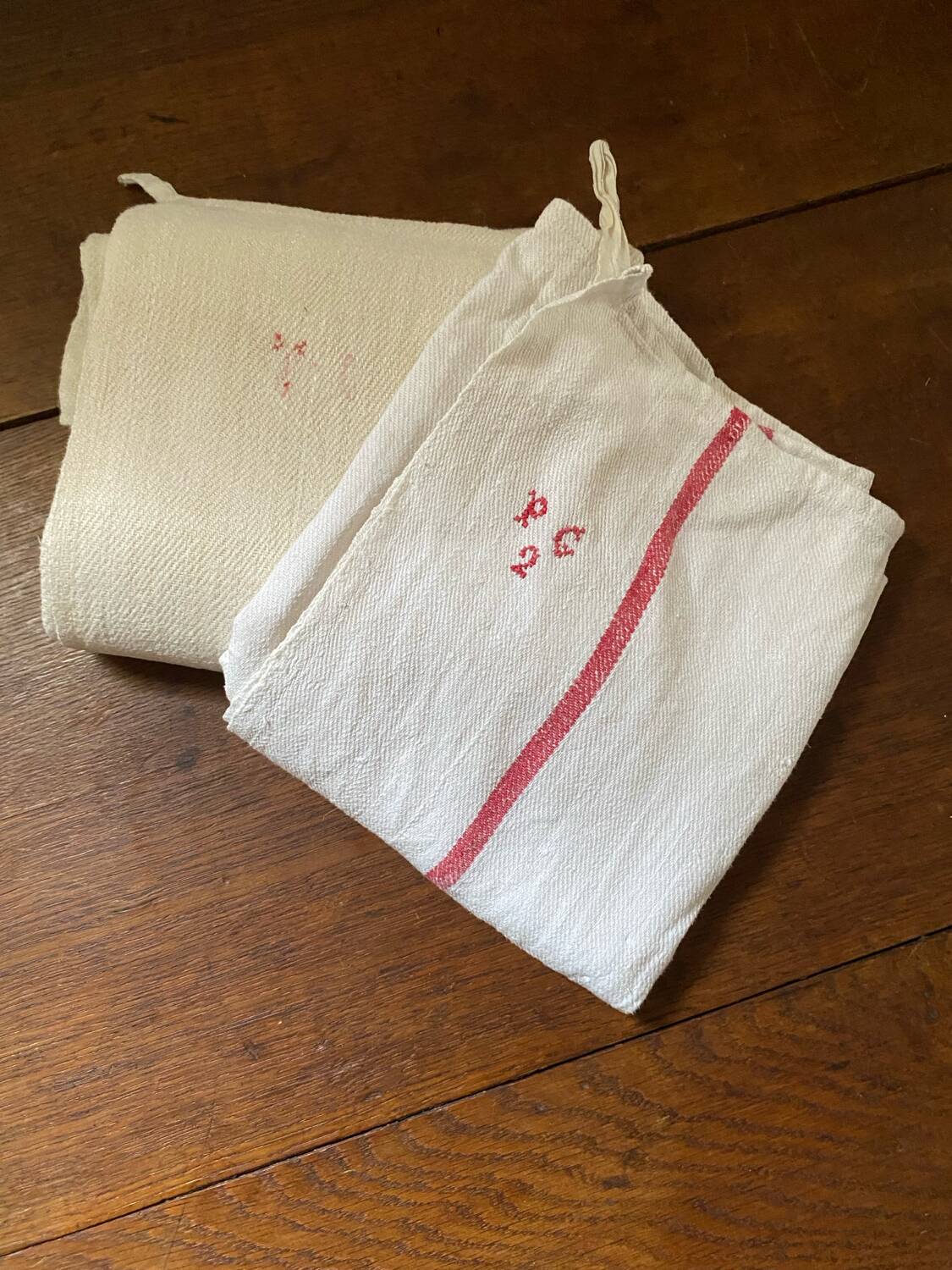 2 large country tea towels in rustic hemp.