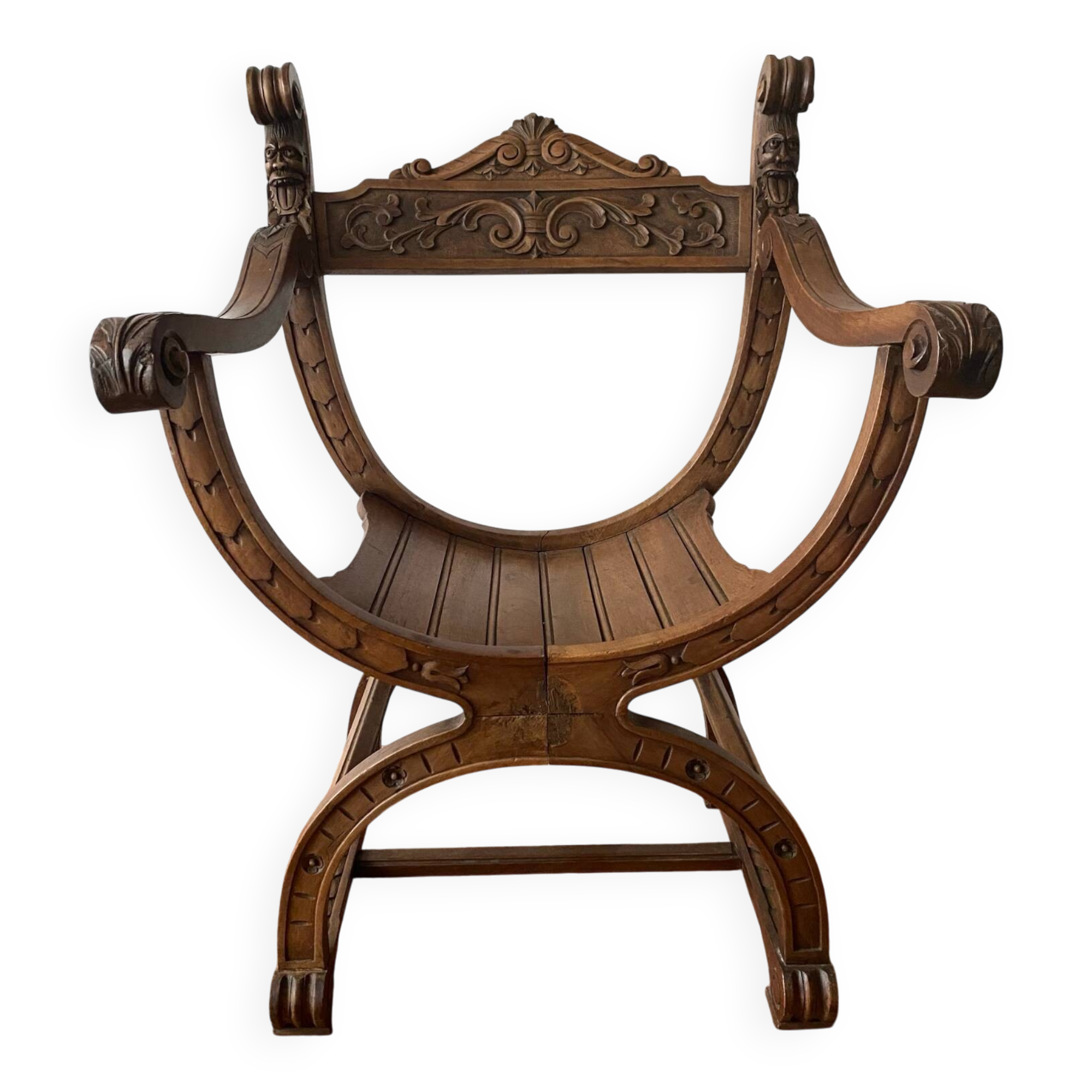 Dagobert armchair in carved wood