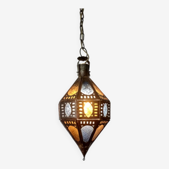 Suspension  lanterne marocaine en laiton , vitres colorées