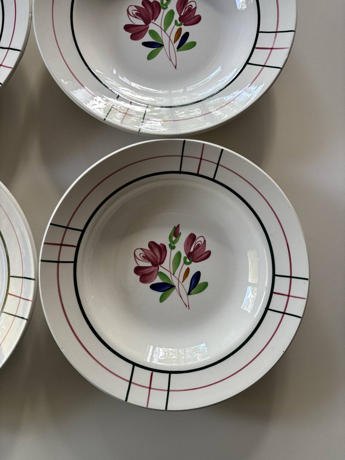 Assiettes creuses en porcelaine  Badonviller