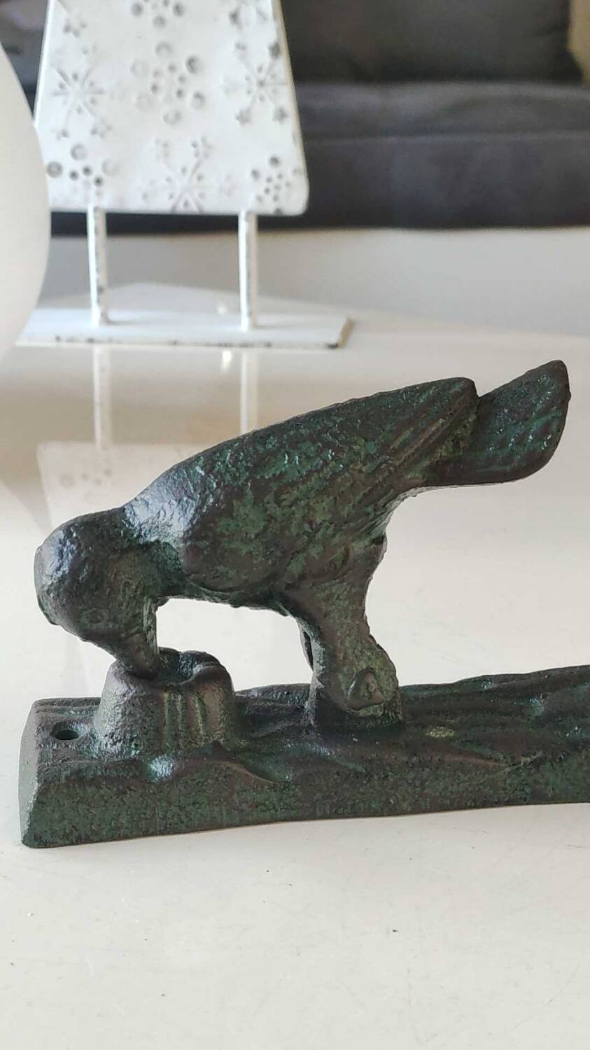 Door knocker/hammer in Green Pic shape, in cracked effect cast iron with green patina