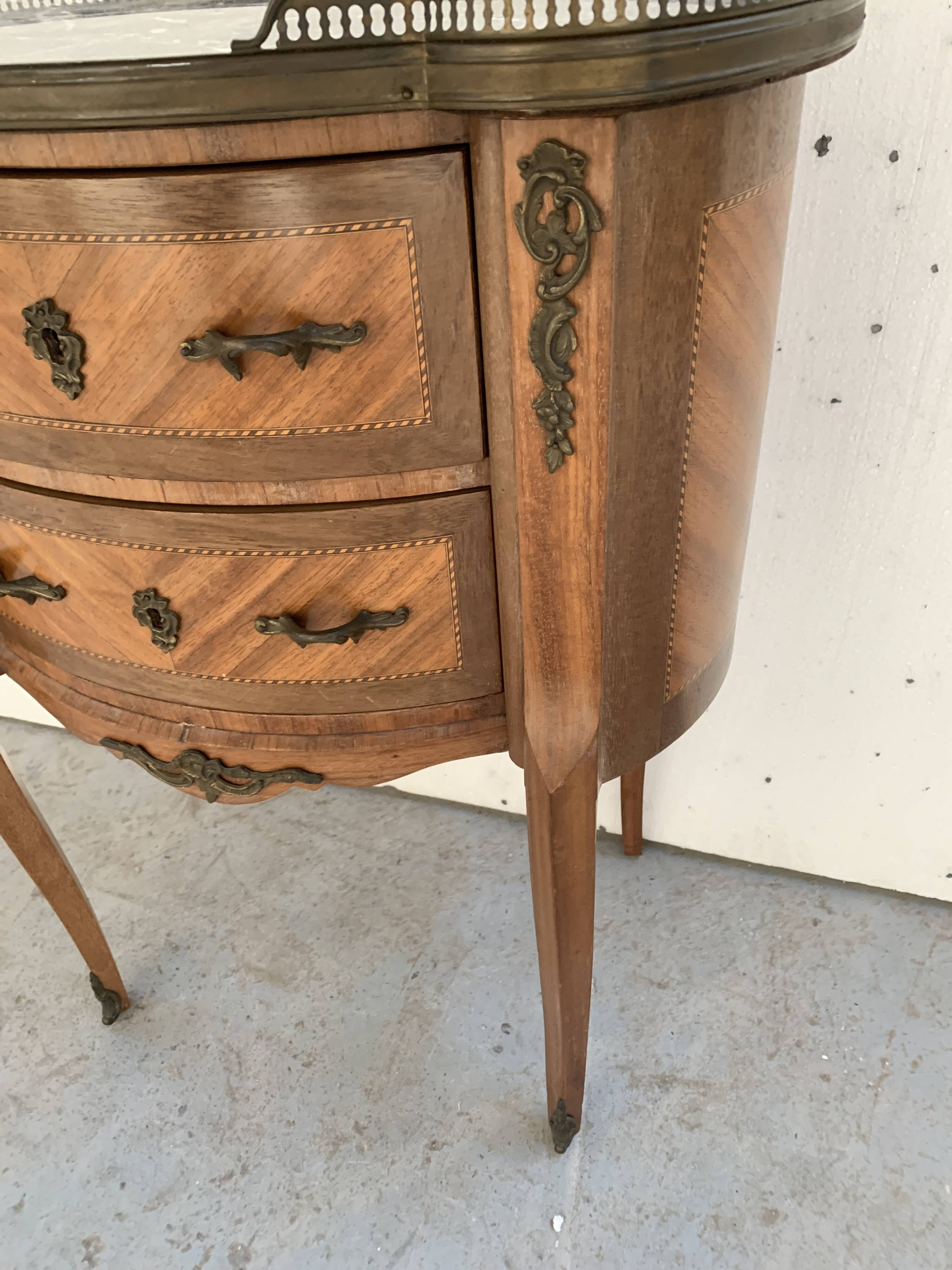 Louis XV style kidney chest of drawers Marble top with brass gallery 20th century